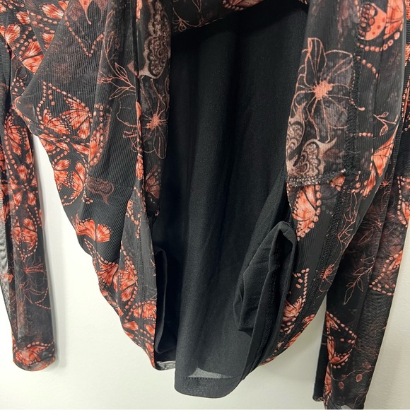 Jane and Delaney Mesh Top - Picture 3 of 4